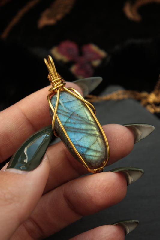 Light Blue Labradorite Pendant